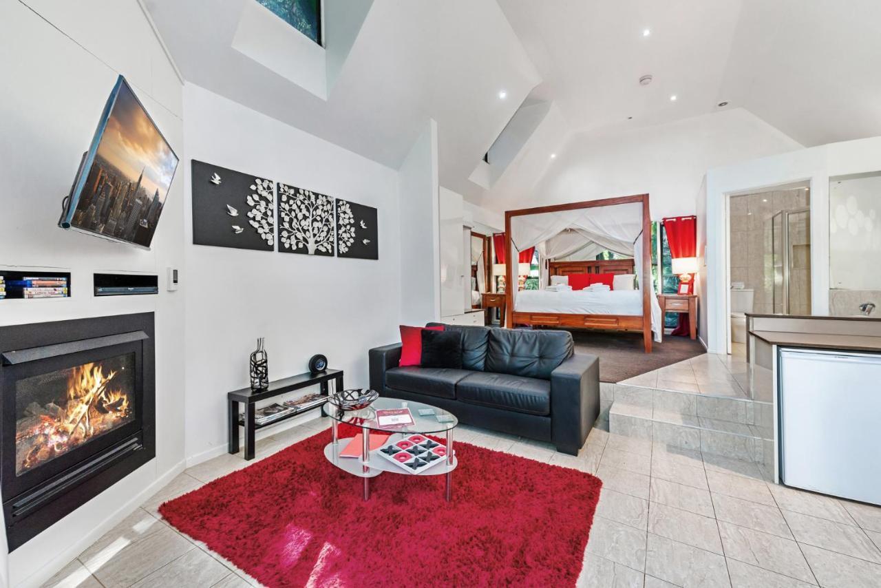 Chalet On Gallery Walk - King Bed, Spa, Fireplace, Wifi & Netflix, Linger A While Mount Tamborine Esterno foto