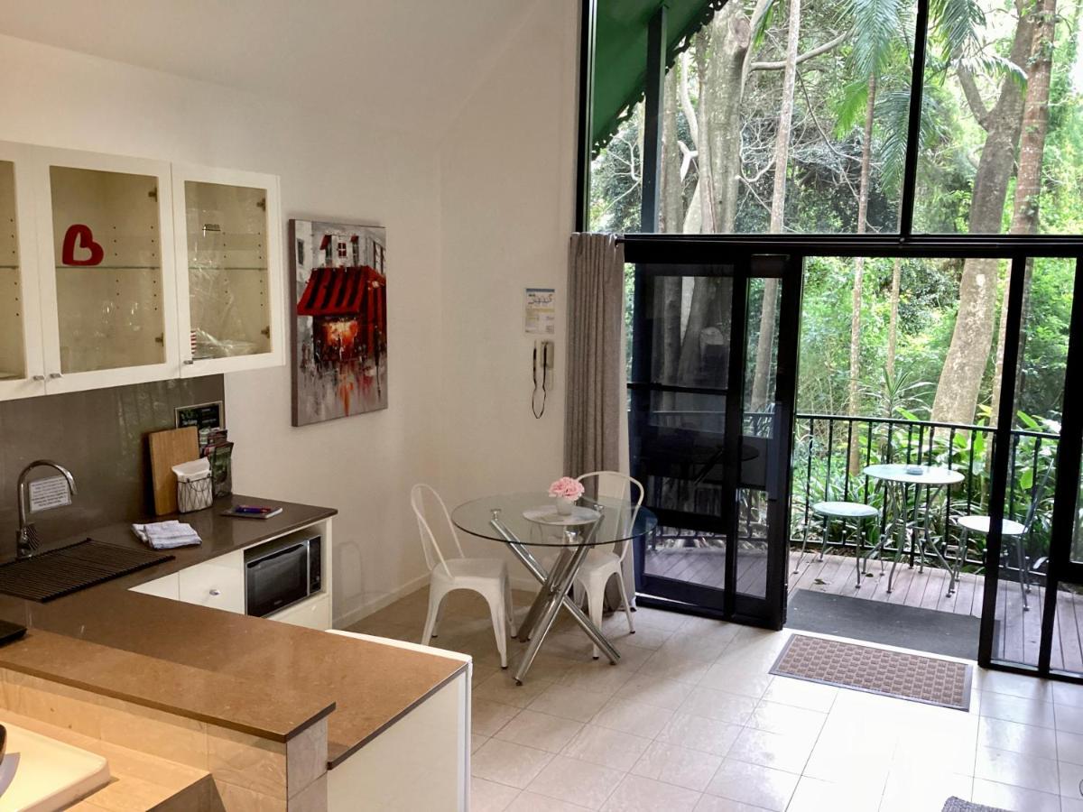 Chalet On Gallery Walk - King Bed, Spa, Fireplace, Wifi & Netflix, Linger A While Mount Tamborine Esterno foto